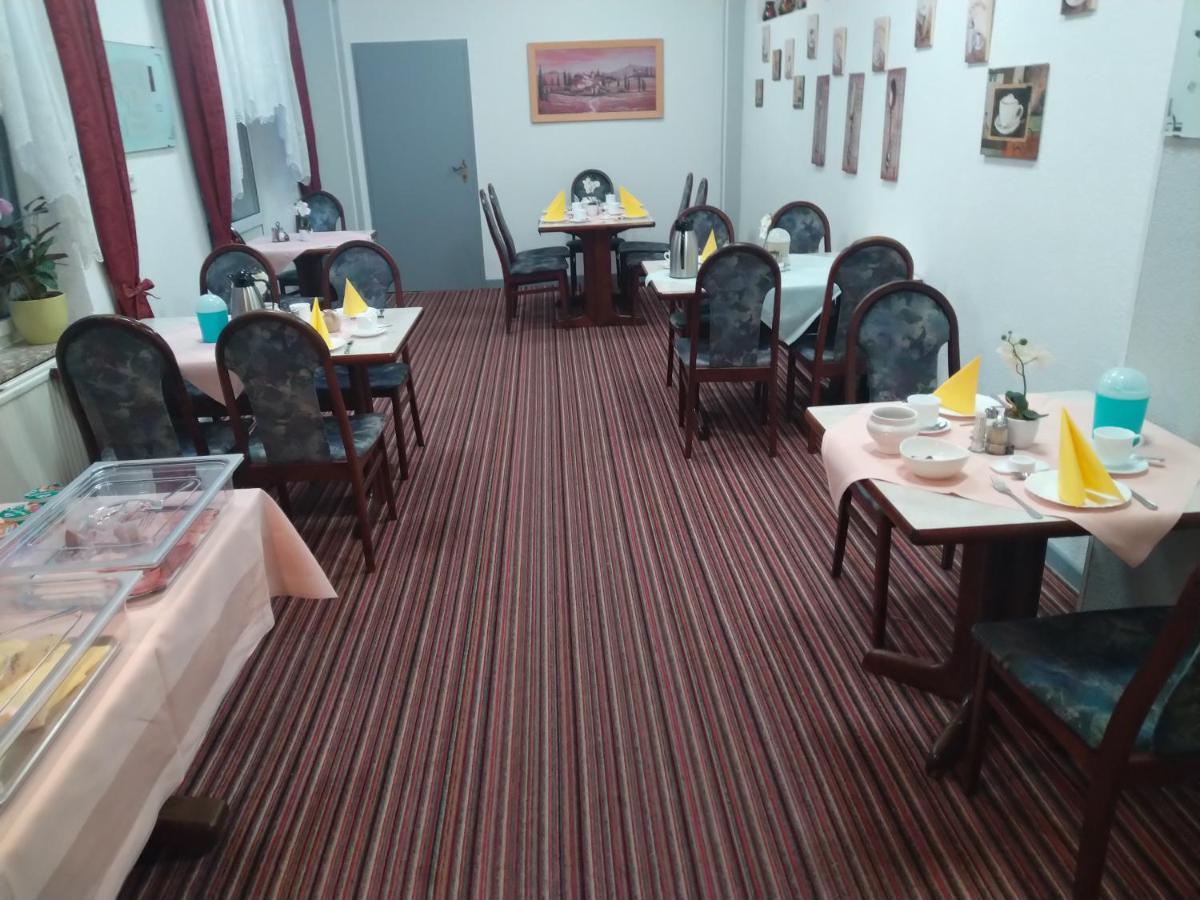 Pension Zum Amboss Lutzen Exterior photo