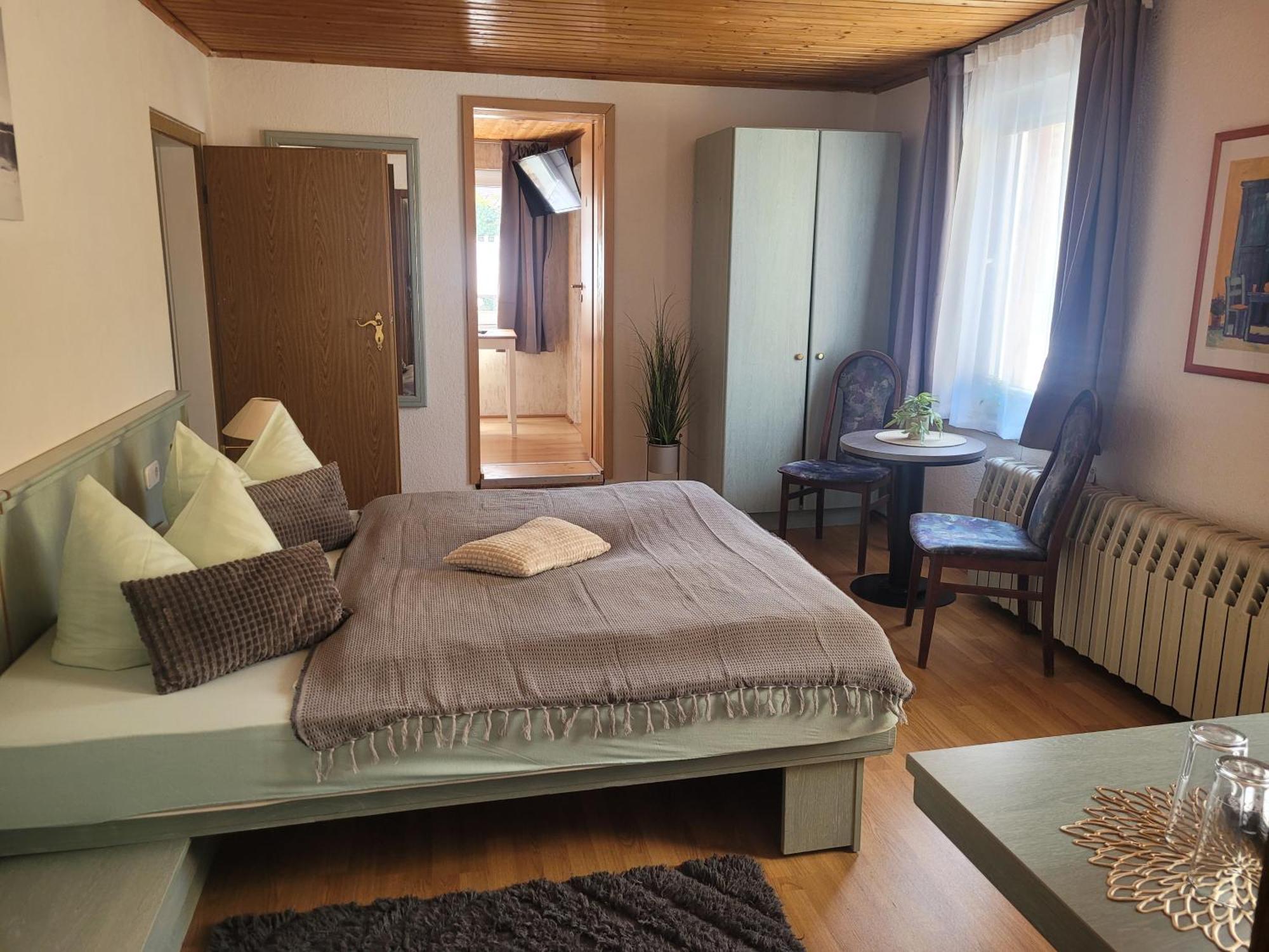 Pension Zum Amboss Lutzen Room photo
