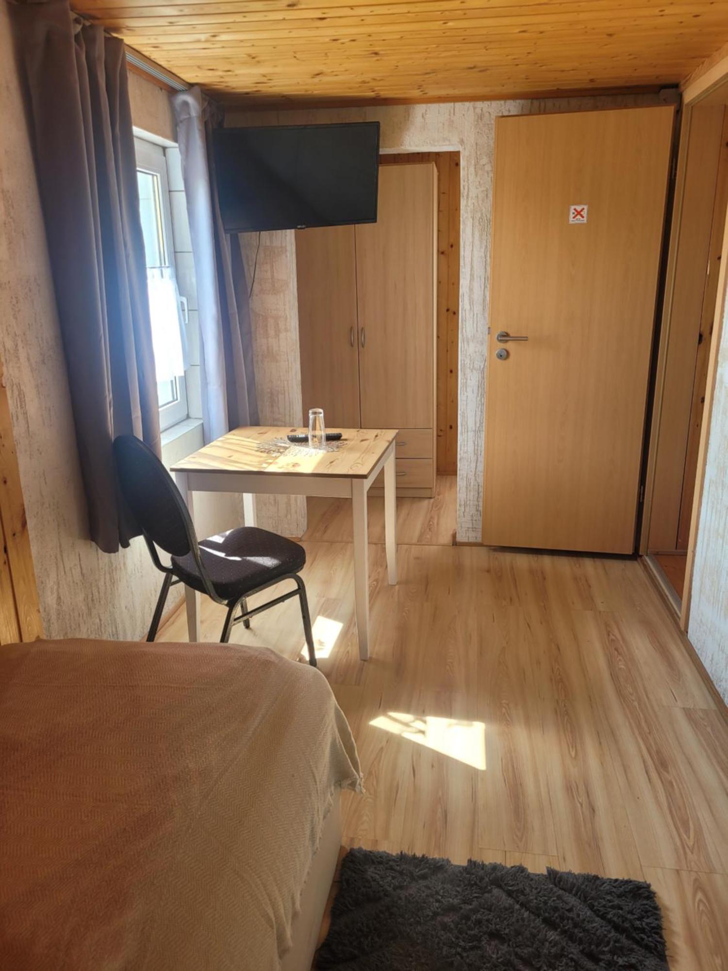Pension Zum Amboss Lutzen Room photo