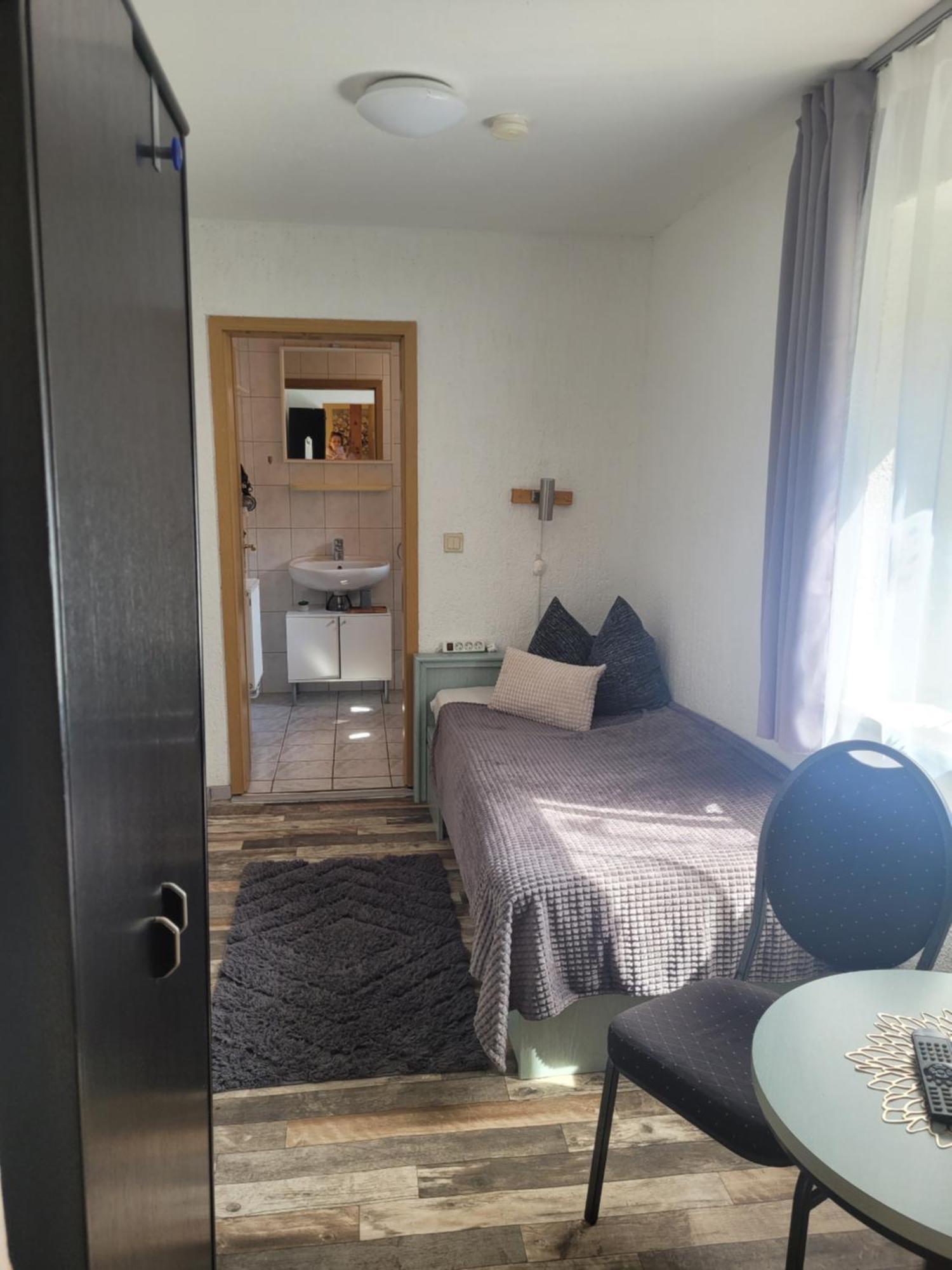 Pension Zum Amboss Lutzen Exterior photo