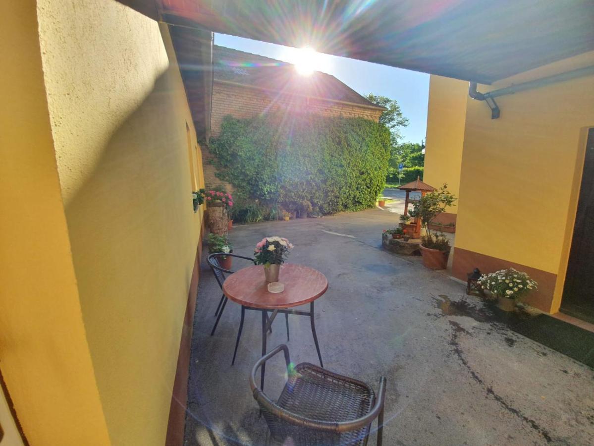 Pension Zum Amboss Lutzen Exterior photo